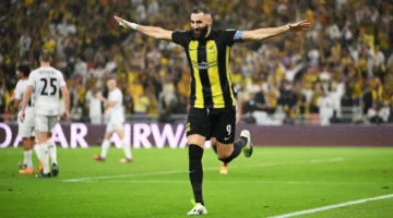 بنزيما يلجأ للحجامة بسبب الإصابة