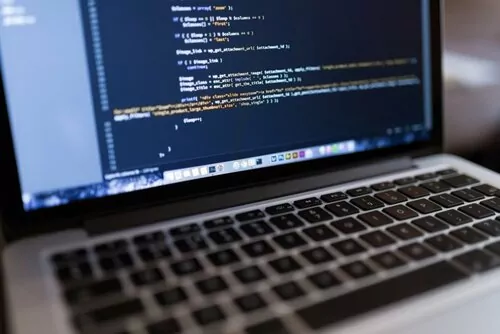 Python وSQL يتصدران قائمة التقنيات المطلوبة في سوق الذكاء الاصطناعي والبيانات بالمغرب Python وSQL يتصدران قائمة التقنيات المطلوبة في سوق الذكاء الاصطناعي والبيانات بالمغرب