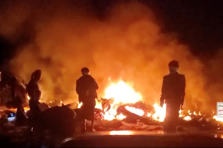 الطيران الأمريكي يجدد قصف مواقع متفرقة للحوثيون باليمن الطيران الأمريكي يجدد قصف مواقع متفرقة للحوثيون باليمن