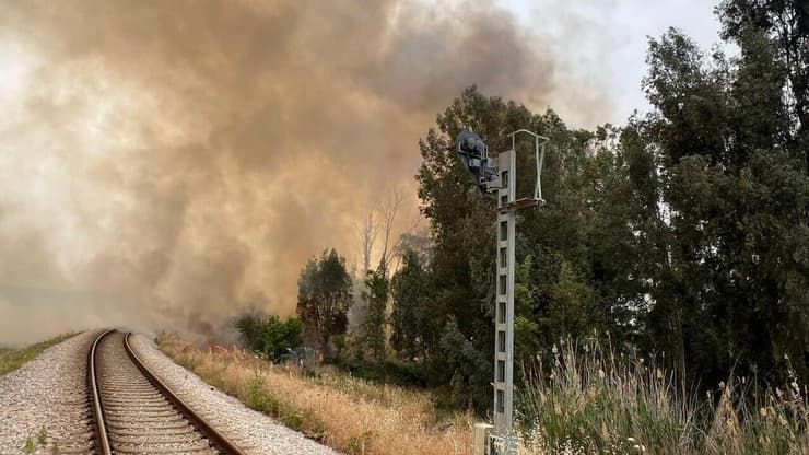 שריפה בכביש 6 באזור מחלף שורק