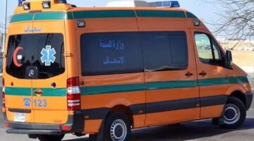 إصابة 4 أطفال سقطوا من سيارة حضانة بالشيخ زويد