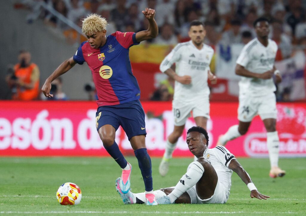 الكاسيت السر.. ثقة لامين يامال في فوز برشلونة على ريال مدريد الكاسيت السر.. ثقة لامين يامال في فوز برشلونة على ريال مدريد