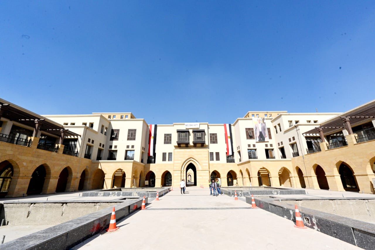 مباني فندقية وتجارية وإدارية.. مشروعات جديدة ضمن أعمال تطوير سور مجرى العيون مباني فندقية وتجارية وإدارية.. مشروعات جديدة ضمن أعمال تطوير سور مجرى العيون
