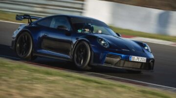 بورش 911 GT3 2025 تحقق أرقامًا قياسية جديدة في أشهر حلبات التسارع