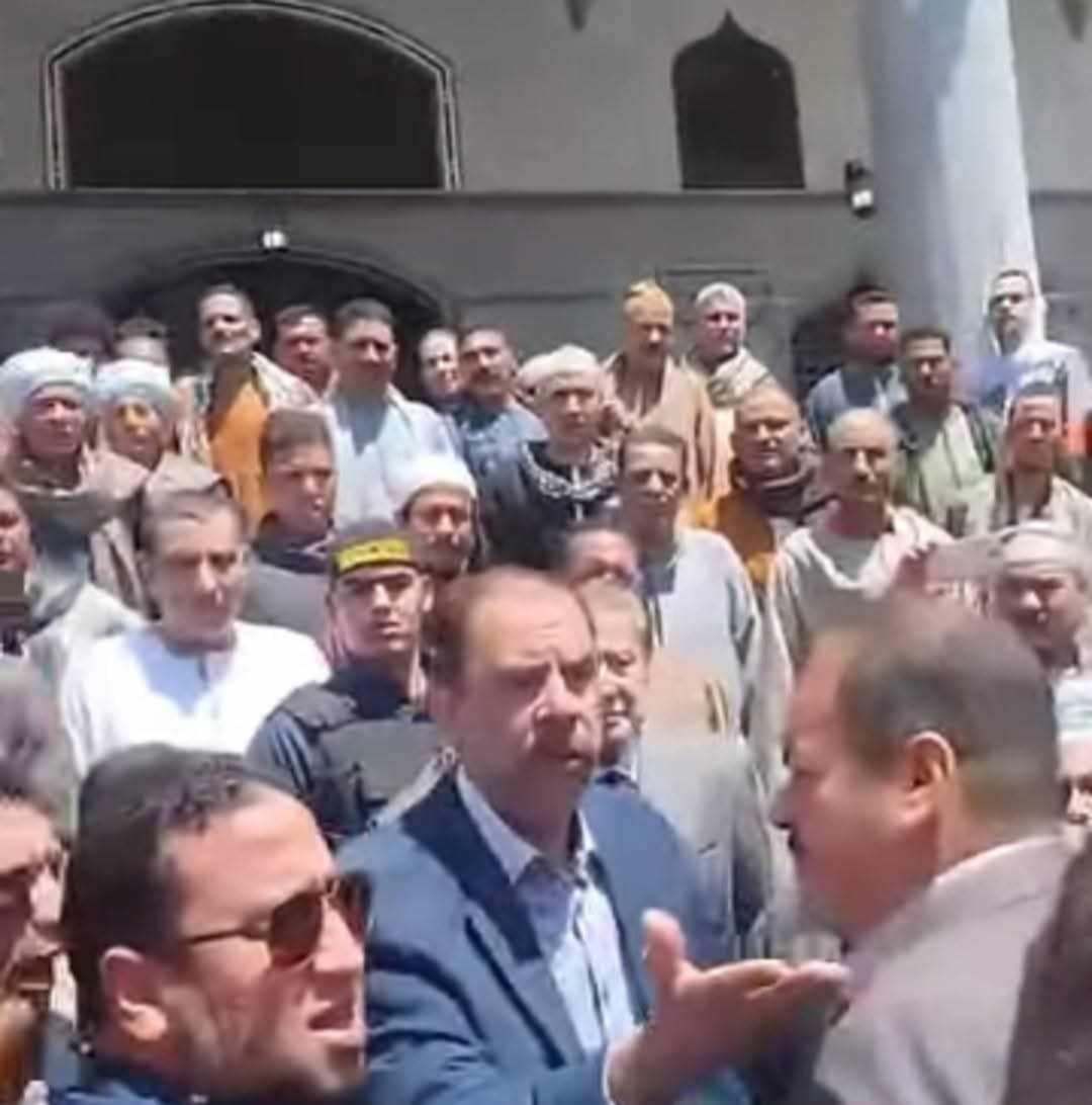 رئيس ثقافة الشيوخ يطالب بالتحقيق مع محافظ سوهاج ونائبه والسكرتير العام رئيس ثقافة الشيوخ يطالب بالتحقيق مع محافظ سوهاج ونائبه والسكرتير العام