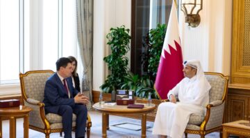&nbsp;رئيس مجلس الوزراء وزير الخارجية يستقبل وفدا برلمانيا فرنسيا