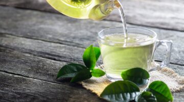 مع شم النسيم.. لماذا تنصحك الزراعة بشرب الشاي الأخضر؟