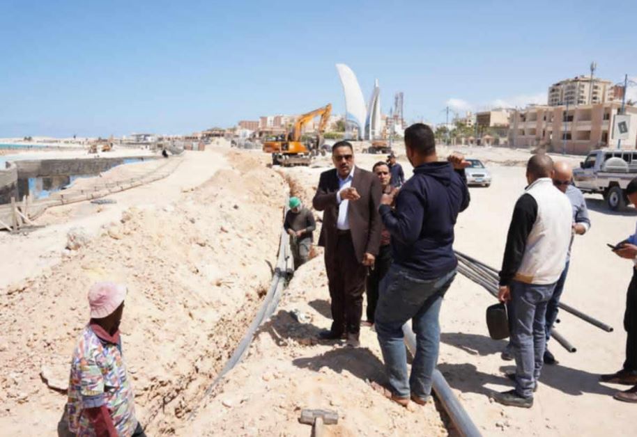 محافظ مطروح يتابع أعمال تطوير كورنيش مدينة مرسى مطروح قبل بدء الصيف