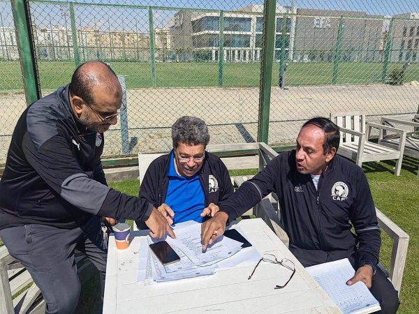 إدارة المدربين باتحاد الكرة تجري اختبارات عملية لمدربي الرخصة «A4» إدارة المدربين باتحاد الكرة تجري اختبارات عملية لمدربي الرخصة «A4»