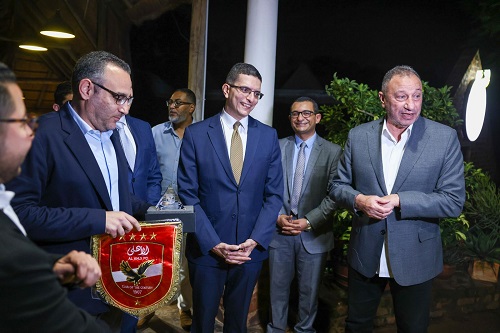 بحضور الخطيب.. وفد الأهلي يلبي دعوة السفارة المصرية قبل مواجهة صن داونز بحضور الخطيب.. وفد الأهلي يلبي دعوة السفارة المصرية قبل مواجهة صن داونز