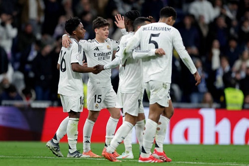 ريال مدريد يُؤمّن مهاجمه الشاب بشرط جزائي يصل إلى مليار يورو ريال مدريد يُؤمّن مهاجمه الشاب بشرط جزائي يصل إلى مليار يورو