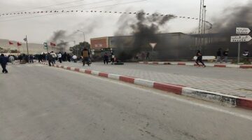 احتجاجات في مزونة بتونس بعد تشييع 3 طلاب ضحايا سور المدرسة المنهار