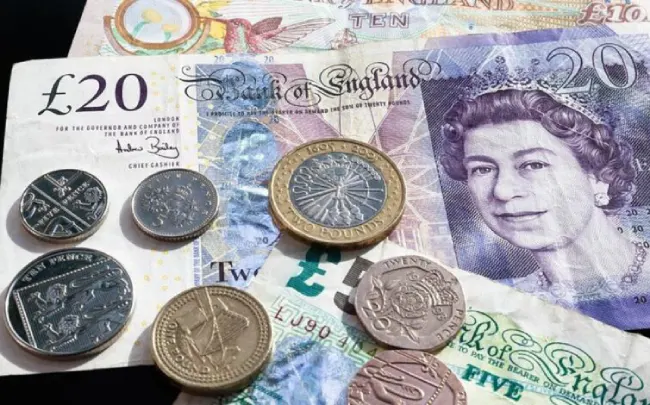 سعر الجنيه الإسترليني اليوم الاثنين 21 أبريل 2025.. آخر تحديث للعملة الإنجليزية سعر الجنيه الإسترليني اليوم الاثنين 21 أبريل 2025.. آخر تحديث للعملة الإنجليزية