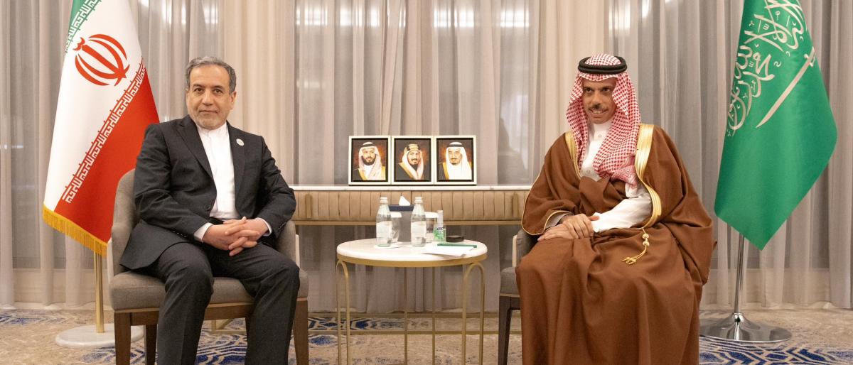 وزيرا خارجية السعودية وإيران يبحثان هاتفيا تطورات الأوضاع في المنطقة وزيرا خارجية السعودية وإيران يبحثان هاتفيا تطورات الأوضاع في المنطقة