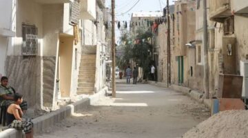 نائب حاكم الشارقة بالإمارات يزور مخيم ماركا للاجئين الفلسطينيين بالأردن