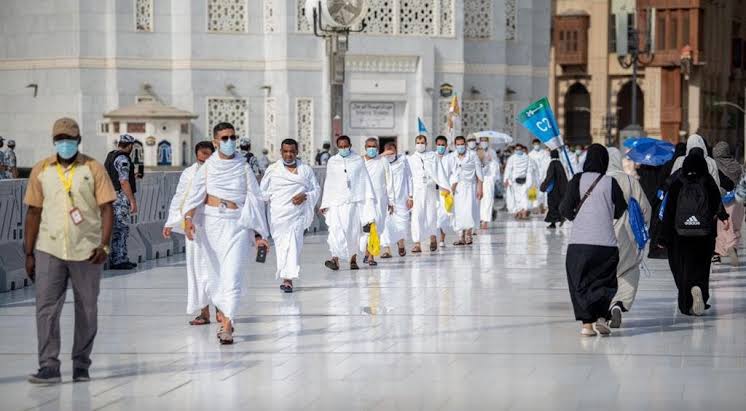وزير الحج السعودي: أكثر من 6.5 ملايين معتمر من خارج المملكة خلال الربع الأول لعام 2025 وزير الحج السعودي: أكثر من 6.5 ملايين معتمر من خارج المملكة خلال الربع الأول لعام 2025
