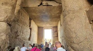 2400 سائح يزورون معبد الكرنك في الأقصر