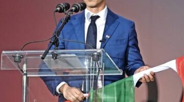 زعيم أكبر حزب معارض بالمجر يتعهد بإنهاء نظام أوربان وإعادة المجر إلى أحضان أوروبا