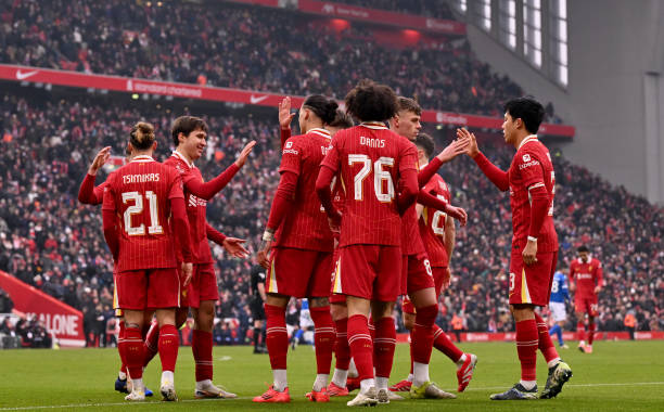 ليفربول من أجل معانقة اللقب، وريال مدريد يطارد حلم الصدارة