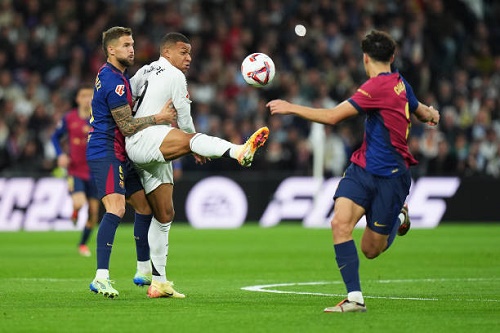 كلاسيكو ناري.. ريال مدريد الجريح يصطدم ببرشلونة المتوهج في نهائي الكأس كلاسيكو ناري.. ريال مدريد الجريح يصطدم ببرشلونة المتوهج في نهائي الكأس