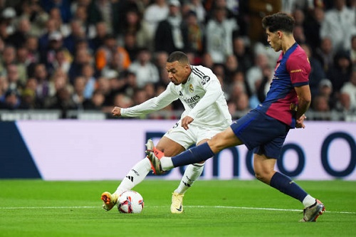 مبابي على رأس قائمة ريال مدريد لمباراة برشلونة في كلاسيكو الكأس مبابي على رأس قائمة ريال مدريد لمباراة برشلونة في كلاسيكو الكأس