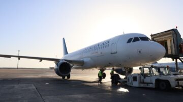 مغادرة أول طائرة من سوريا إلى الإمارات بعد استئناف الربط الجوي