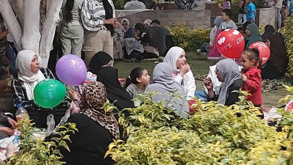 " فرحة بأطياف الربيع".. إقبال كثيف على الحدائق في احتفالات شم النسيم " فرحة بأطياف الربيع".. إقبال كثيف على الحدائق في احتفالات شم النسيم