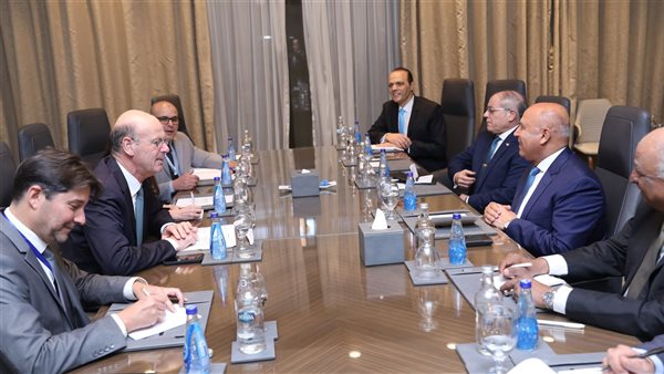 "الوزير" يلتقي وزير الاقتصاد الفرنسي لبحث التعاون المشترك بالنقل والصناعة "الوزير" يلتقي وزير الاقتصاد الفرنسي لبحث التعاون المشترك بالنقل والصناعة