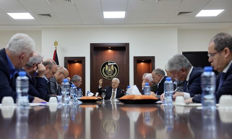 "تنفيذية منظمة التحرير" تصادق على تعيين حسين الشيخ نائبا للرئيس الفلسطيني "تنفيذية منظمة التحرير" تصادق على تعيين حسين الشيخ نائبا للرئيس الفلسطيني
