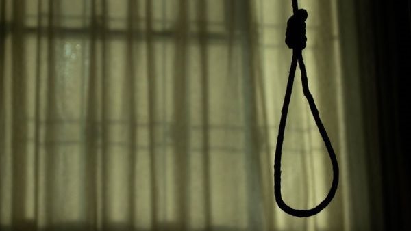 "لا شبهة جنائية".. تفاصيل العثور على فني مشنوق داخل شقته بالدقي "لا شبهة جنائية".. تفاصيل العثور على فني مشنوق داخل شقته بالدقي