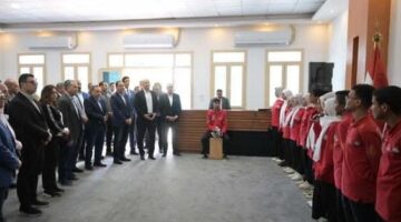 وزير الثقافة يوجه بتبني الطالبة الموهوبة ملك عبد الله بعد أدائها أمام رئيس الوزراء في أسيوط