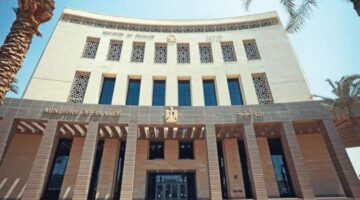 الحكومة تسعى لزيادة عدد الشركات في برنامج الطروحات إلى 60 شركة بدلاً من 35.