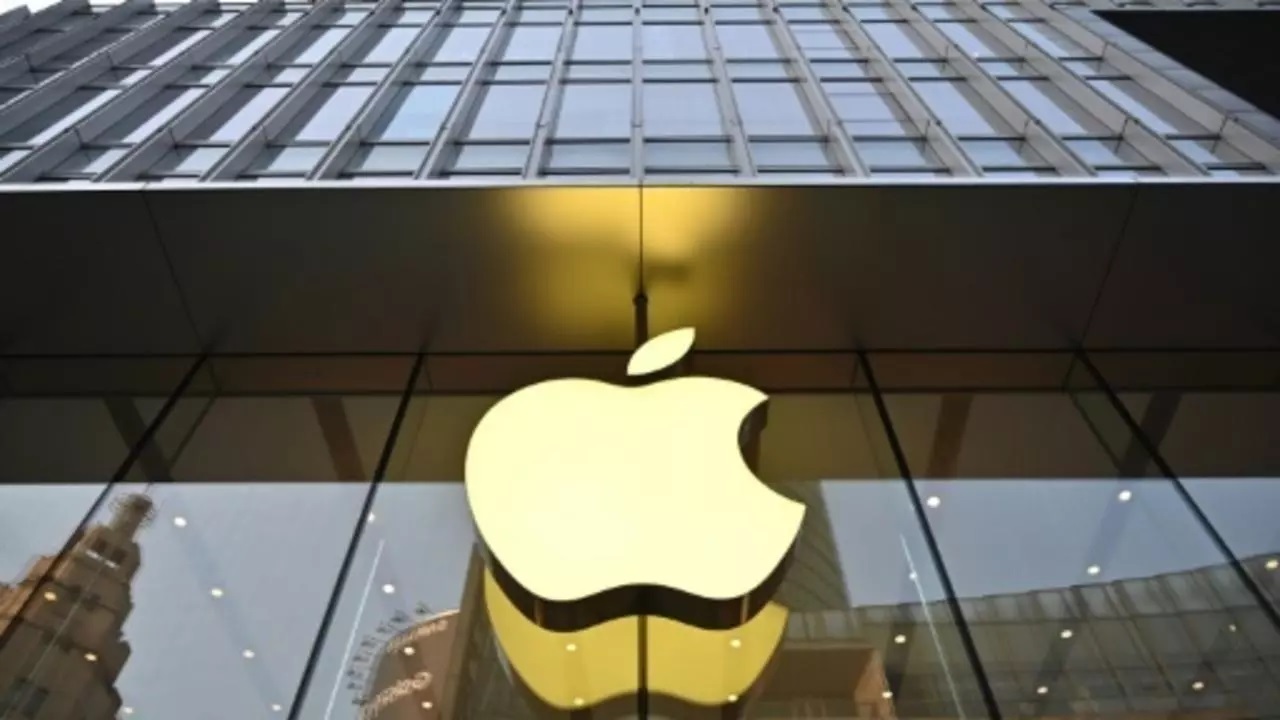 آبل تفقد لقب الشركة الأعلى قيمة لصالح منافستها مايكروسوفت آبل تفقد لقب الشركة الأعلى قيمة لصالح منافستها مايكروسوفت