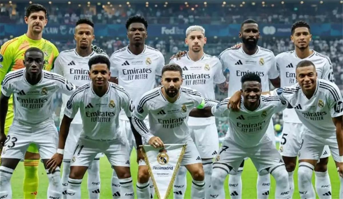 آس: صيف حاسم في ريال مدريد.. ثلاثي الفريق يقترب من الرحيل آس: صيف حاسم في ريال مدريد.. ثلاثي الفريق يقترب من الرحيل