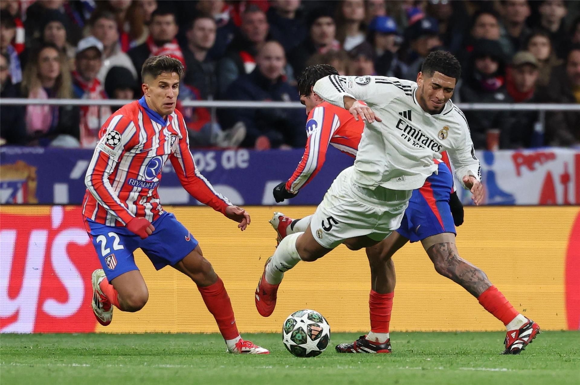 أتلتيكو عن تصرفات ريال مدريد: كفى تلويثًا للكرة الإسبانية أتلتيكو عن تصرفات ريال مدريد: كفى تلويثًا للكرة الإسبانية
