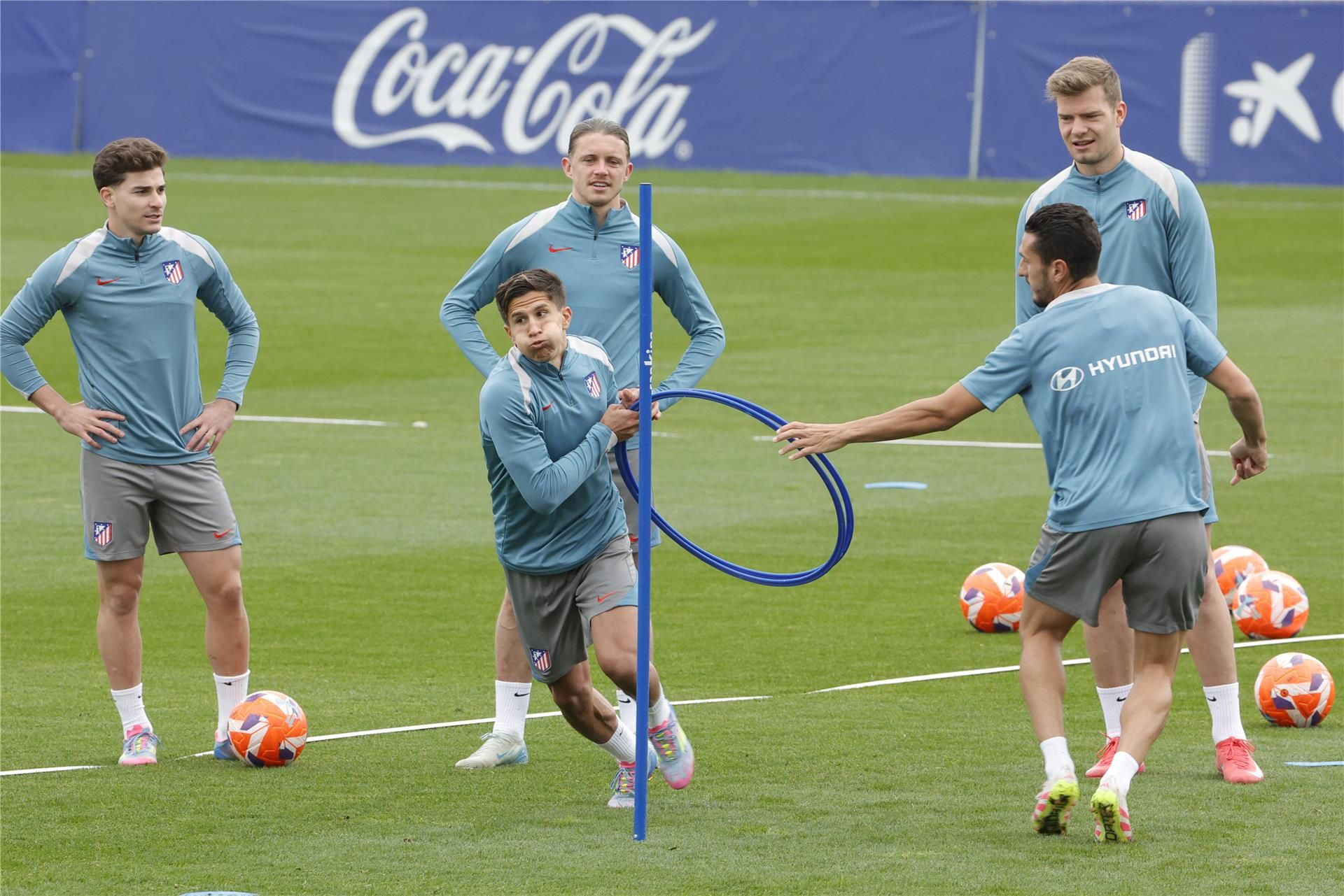 أتلتيكو مدريد يتدرب في غياب باريوس