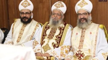 أجواء روحية واحتفالية تملأ الكنائس بسعف النخيل والترانيم