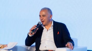 أحمد السويدي خلال قمة صوت مصر: قادرون على تكرار تجربة الصين.. لكن نحتاج إلى خارطة طريق واضحة وأهداف محددة