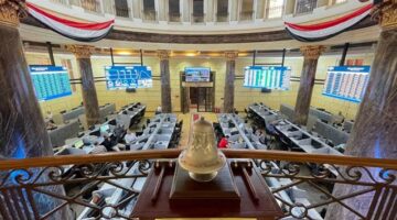أداء باهت لمؤشر البورصة المصرية رغم خفض “الفائدة”