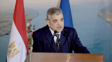 أسامة ربيع: 264 سفينة عدلت مسارها للعبور بقناة السويس منذ بداية فبراير