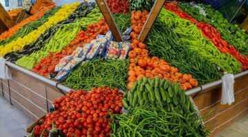 أسعار الخضروات والفاكهة بسوق العبور اليوم السبت 19-4-2025