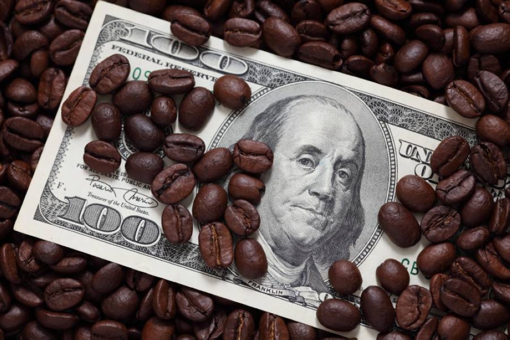 أسعار القهوة بأميركا تقفز 30% وتتجاوز التضخم بأعلى وتيرة بتاريخها أسعار القهوة بأميركا تقفز 30% وتتجاوز التضخم بأعلى وتيرة بتاريخها