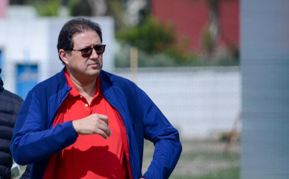 أعضاء الوداد يطالبون أيت منا بالتنحي أعضاء الوداد يطالبون أيت منا بالتنحي