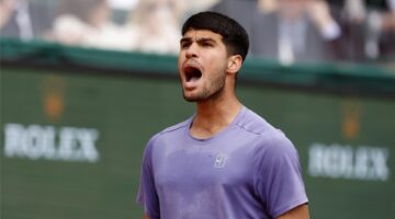 ألكاراز يستهل مشواره في برشلونة بنجاح