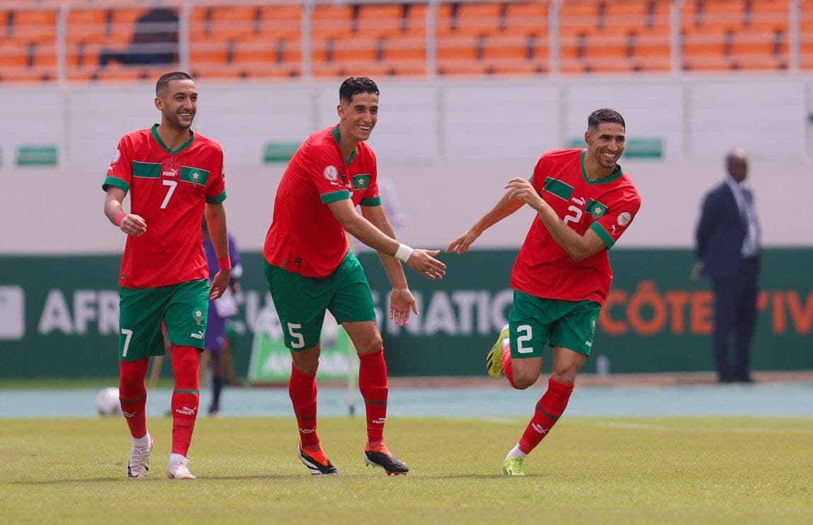 أموريم يستنجد بنجم مغربي لحل أزمة دفاع مانشستر يونايتد أموريم يستنجد بنجم مغربي لحل أزمة دفاع مانشستر يونايتد
