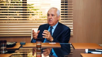 أنس الصفريوي يستعد لدخول عالم كرة القدم عبر شراء نادي شيفيلد وينزداي الإنجليزي