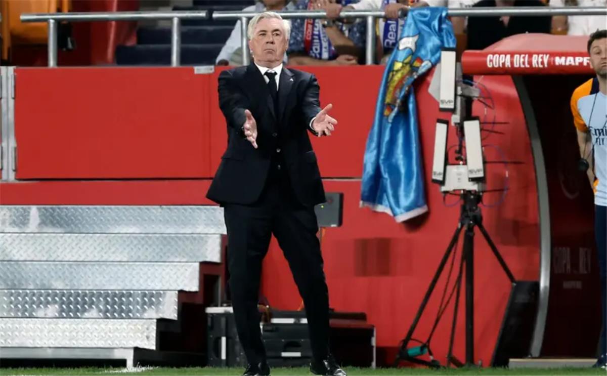 أنشيلوتي: لا أعلم ماذا حدث ليُطرد ثلاثي ريال مدريد أمام برشلونة.. ومصيري لن يُحسم اليوم أنشيلوتي: لا أعلم ماذا حدث ليُطرد ثلاثي ريال مدريد أمام برشلونة.. ومصيري لن يُحسم اليوم