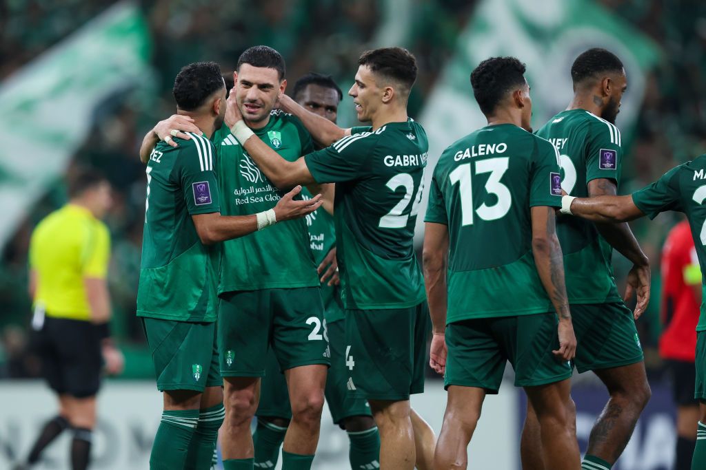 أهلي جدة يطارد إنجازه الغائب منذ 5 أعوام أمام الرائد أهلي جدة يطارد إنجازه الغائب منذ 5 أعوام أمام الرائد