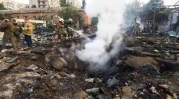 أوكرانيا: إصابة 5 أشخاص في غارة روسية على خيرسون