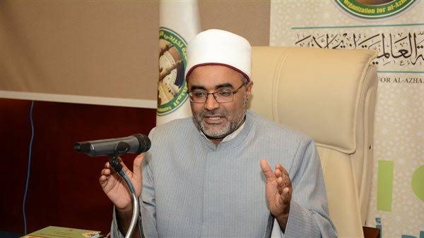 أيمن الحجار لـ«تواصل»: مواجهة التغريب ضرورة للحفاظ على هوية الأمة واستقرار المجتمع أيمن الحجار لـ«تواصل»: مواجهة التغريب ضرورة للحفاظ على هوية الأمة واستقرار المجتمع